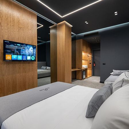 Gest Hotel Radhime Bagian luar foto