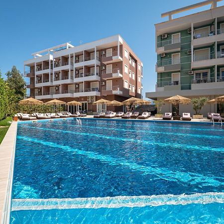 Gest Hotel Radhime Bagian luar foto