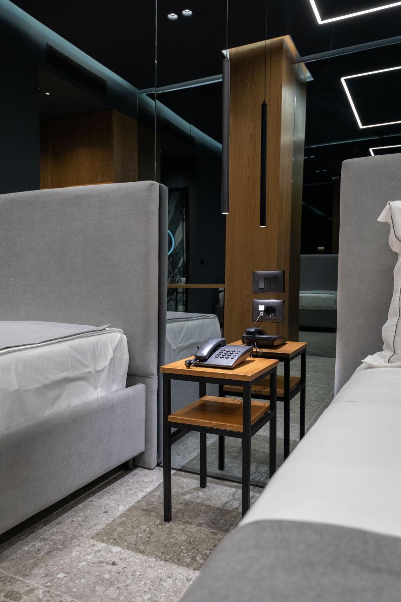 Gest Hotel Radhime Bagian luar foto
