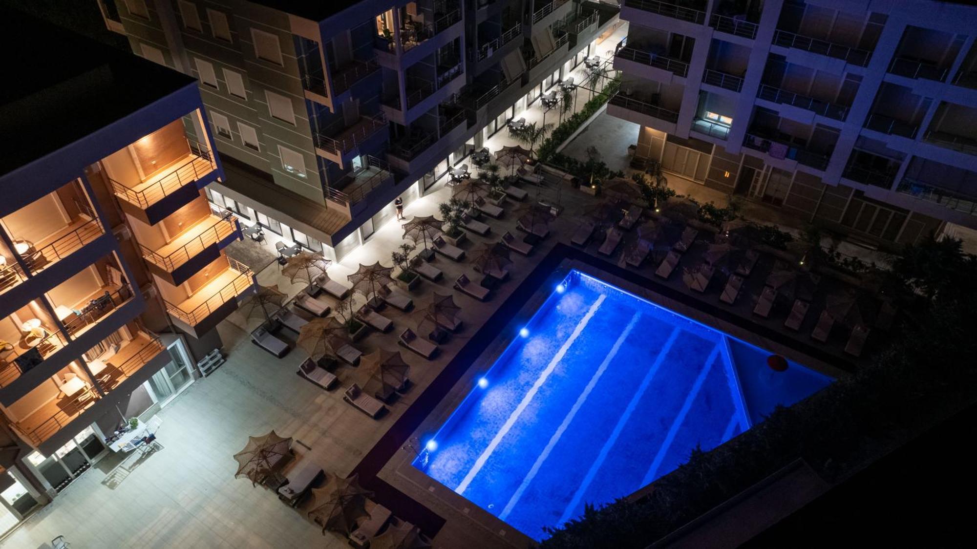 Gest Hotel Radhime Bagian luar foto
