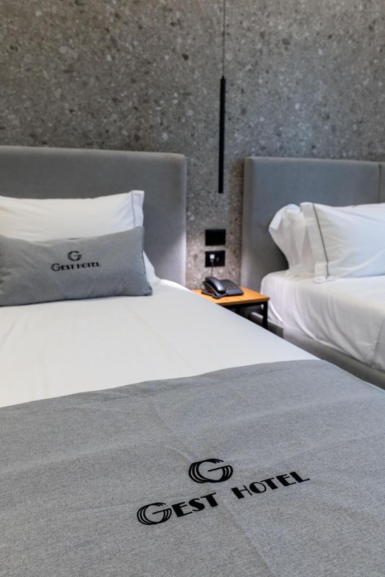 Gest Hotel Radhime Bagian luar foto