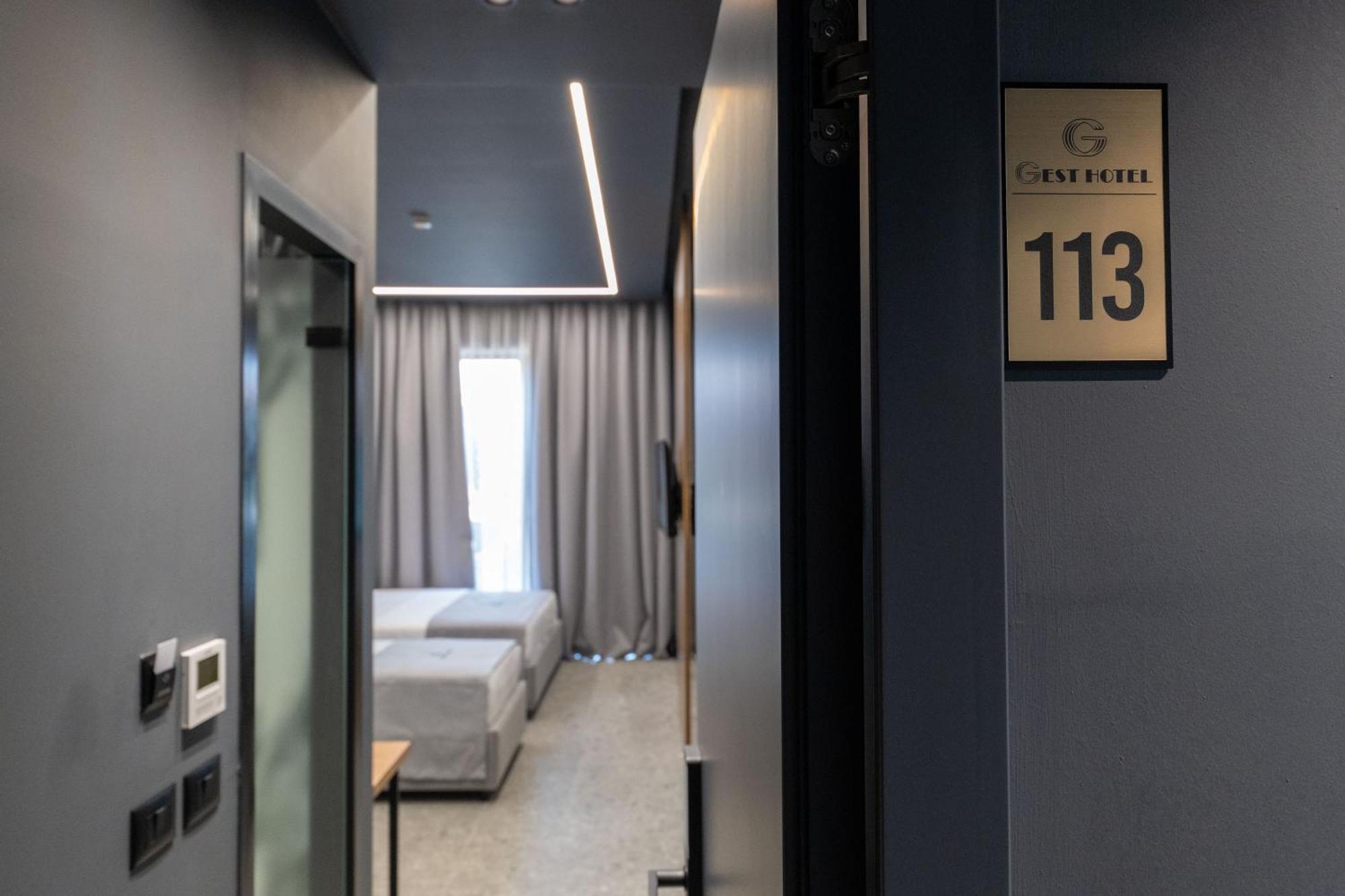 Gest Hotel Radhime Bagian luar foto
