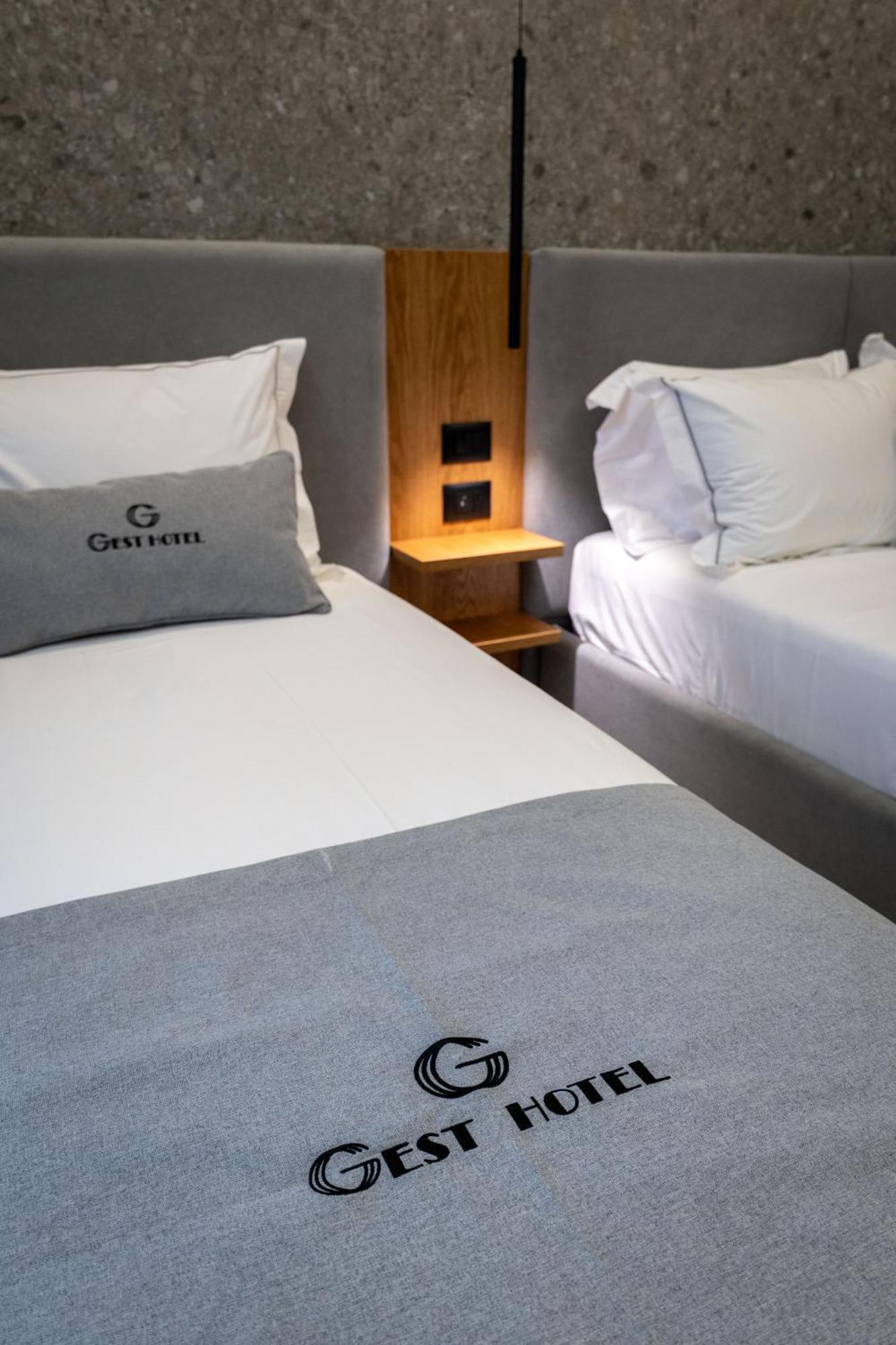 Gest Hotel Radhime Bagian luar foto