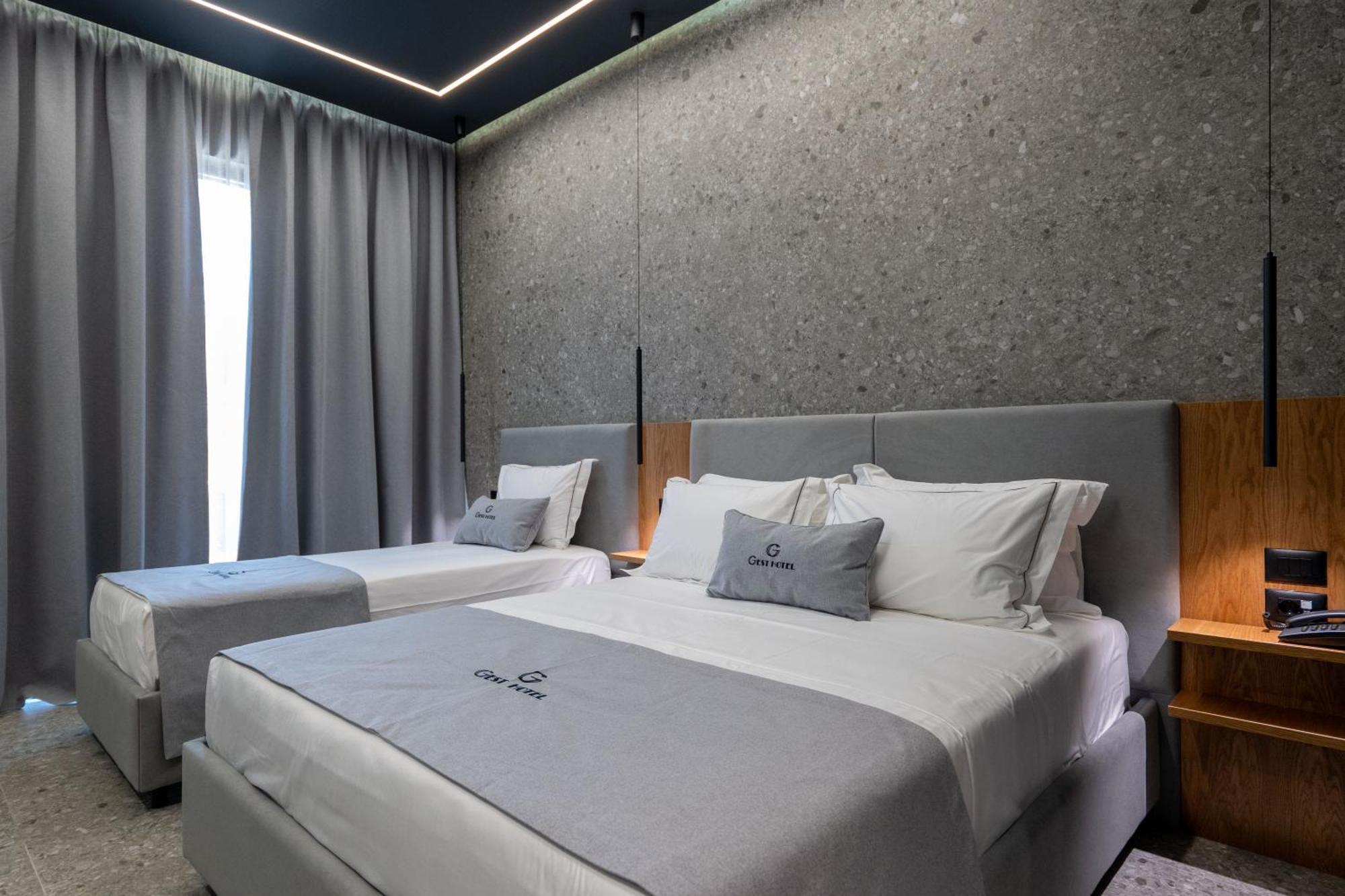 Gest Hotel Radhime Bagian luar foto