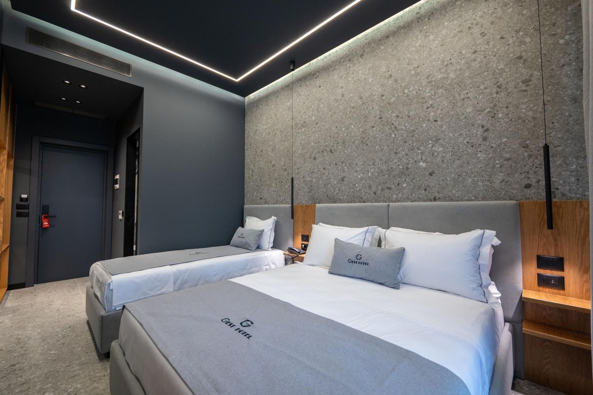 Gest Hotel Radhime Bagian luar foto