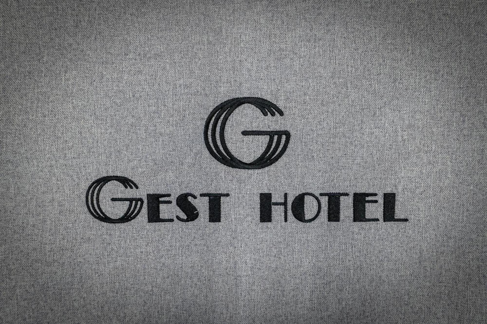 Gest Hotel Radhime Bagian luar foto