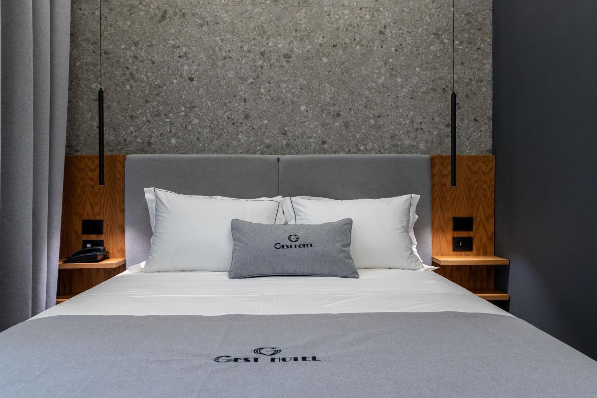 Gest Hotel Radhime Bagian luar foto