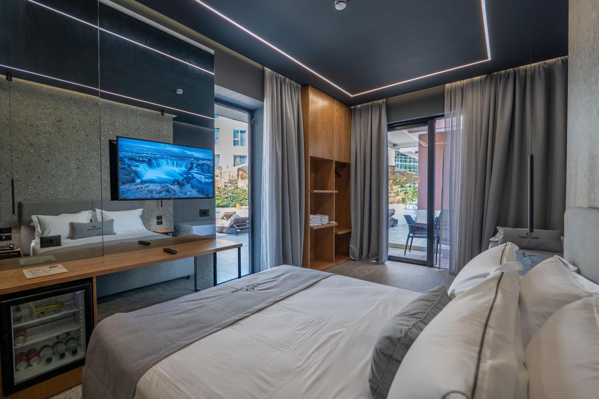 Gest Hotel Radhime Bagian luar foto