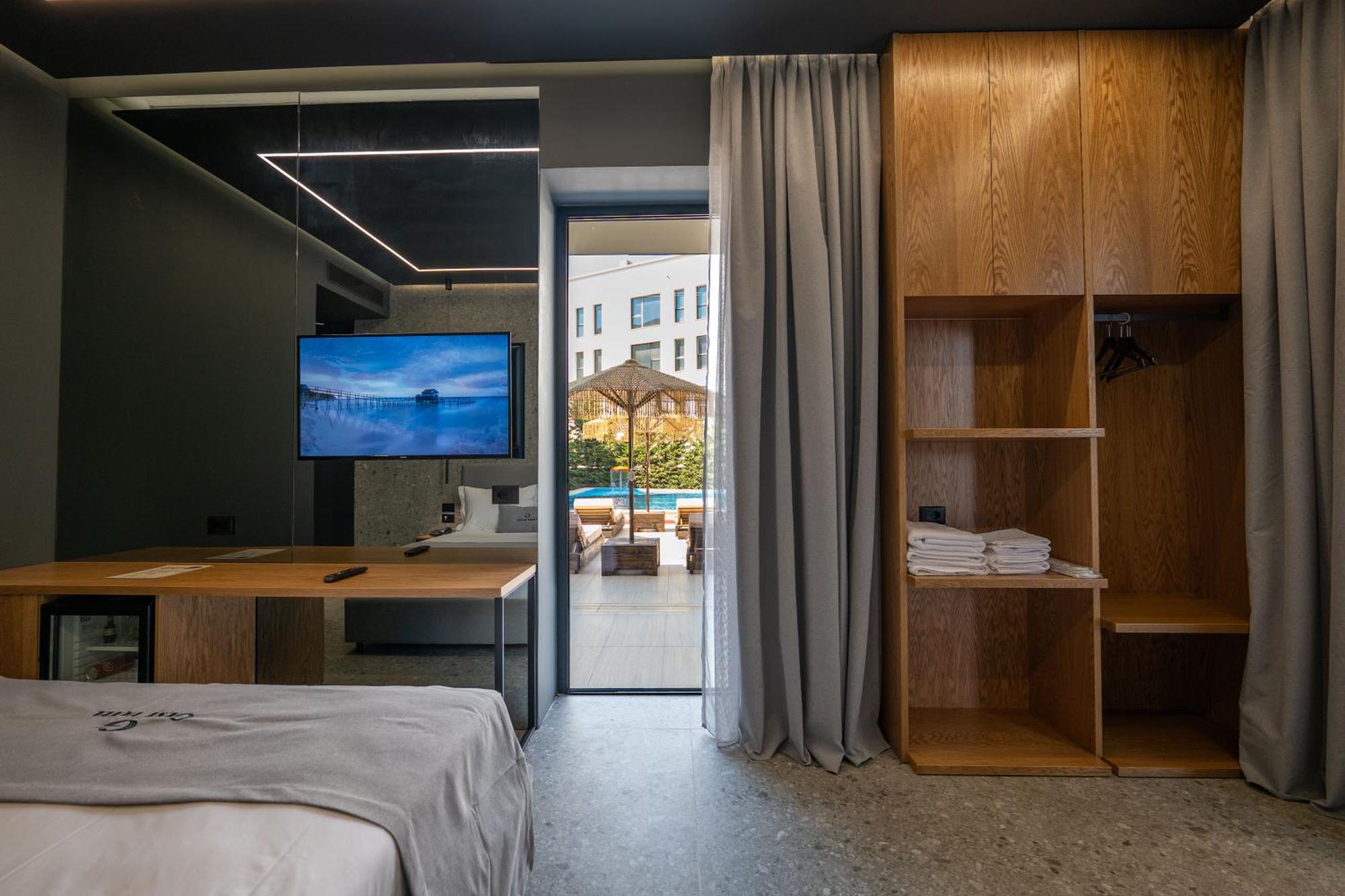 Gest Hotel Radhime Bagian luar foto