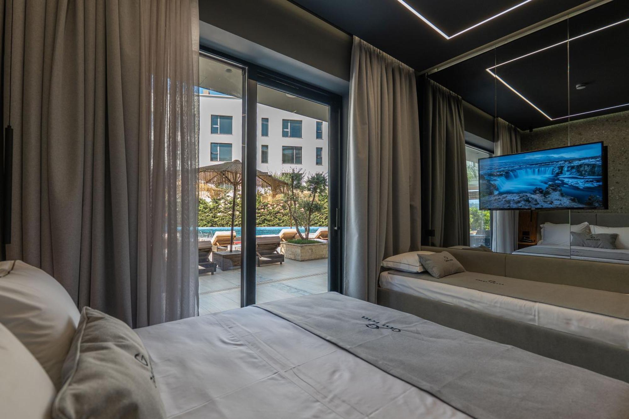 Gest Hotel Radhime Bagian luar foto