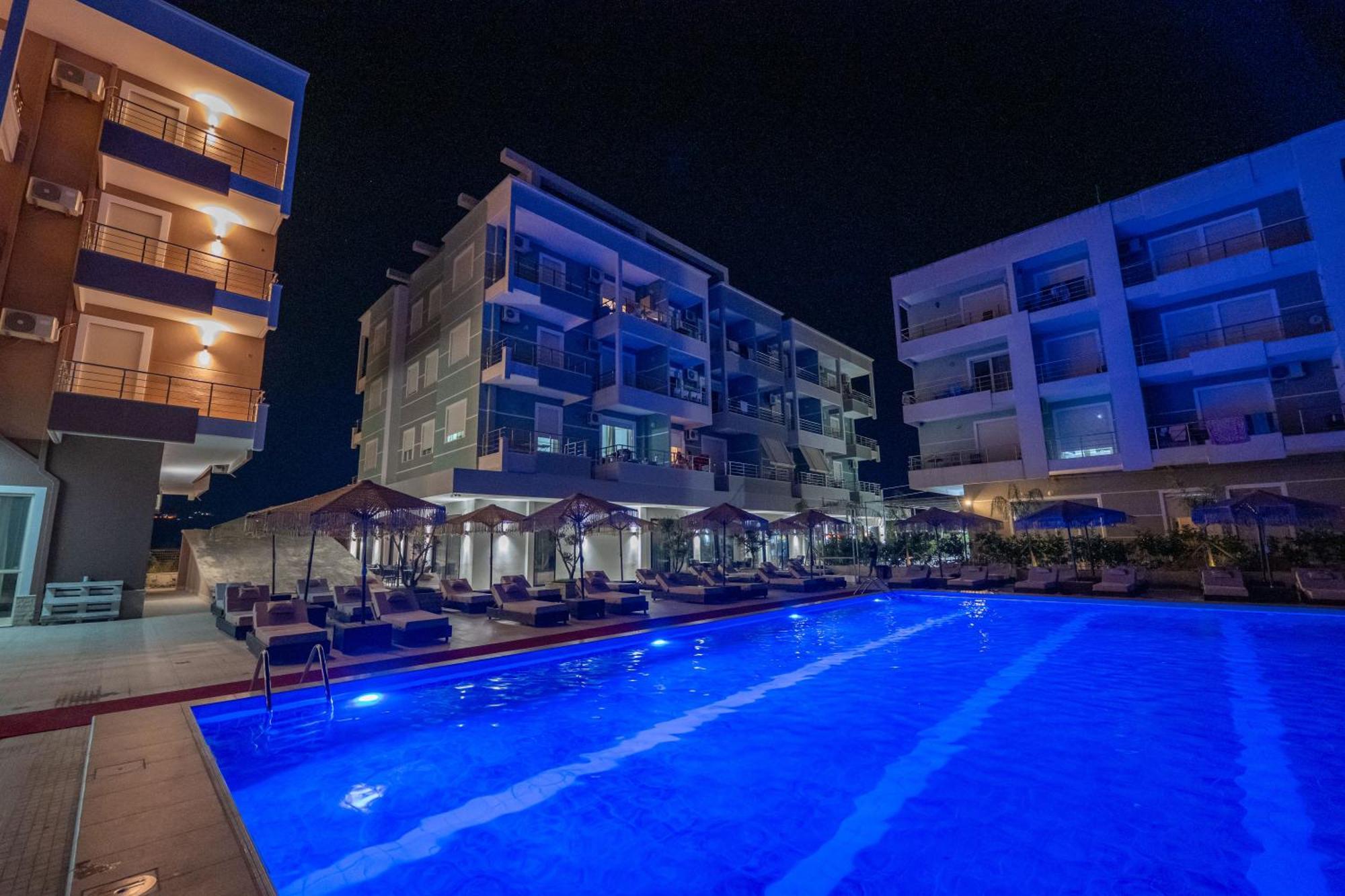 Gest Hotel Radhime Bagian luar foto