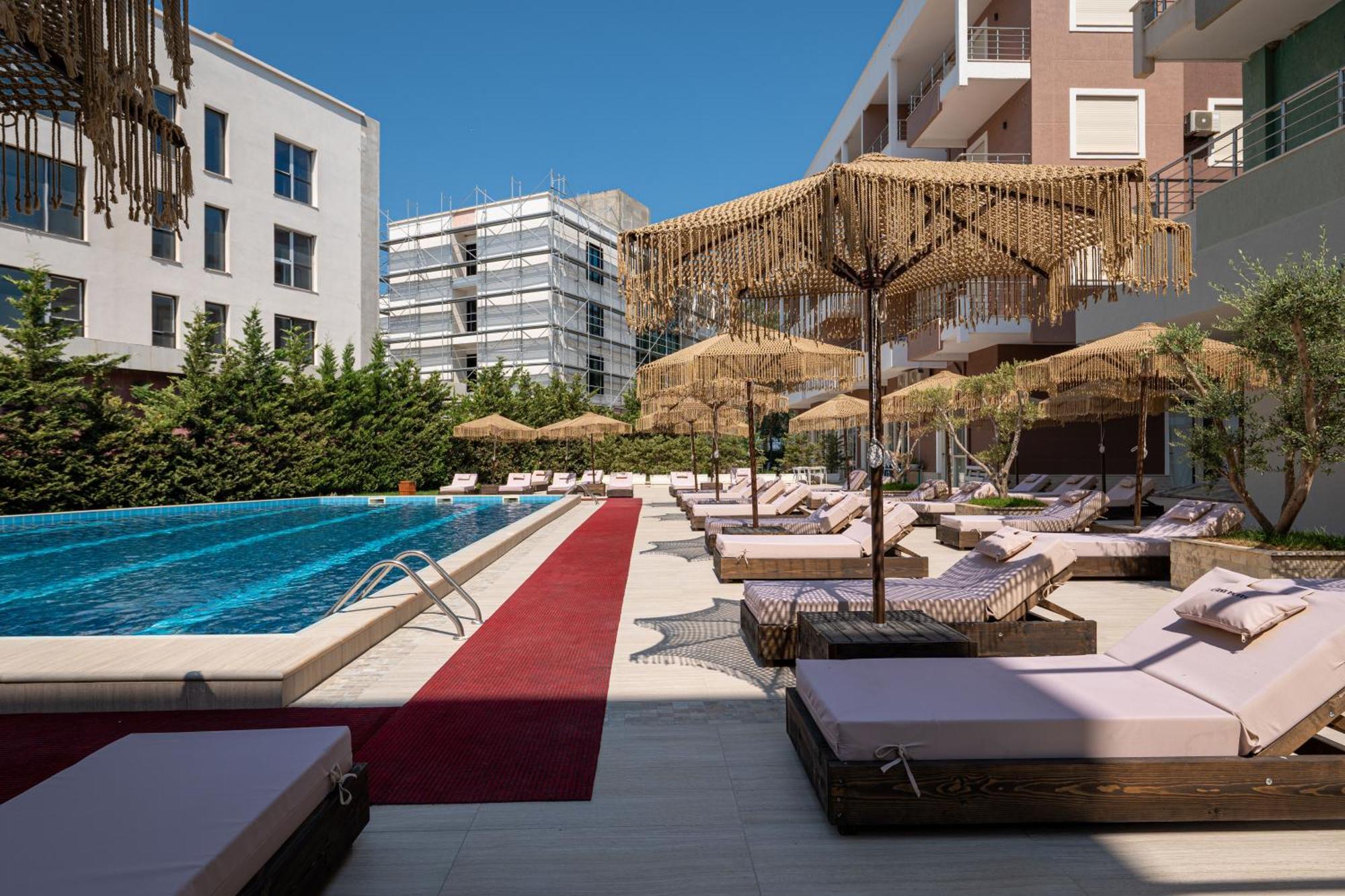 Gest Hotel Radhime Bagian luar foto