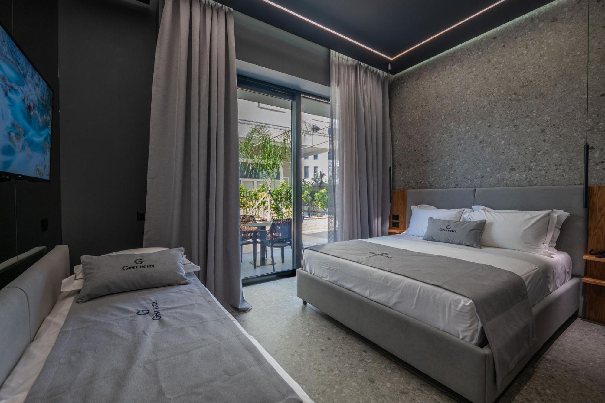 Gest Hotel Radhime Bagian luar foto